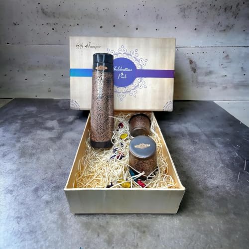 Bouteille en cuivre avec 2 verres carafe eau de table et récipient réutilisable