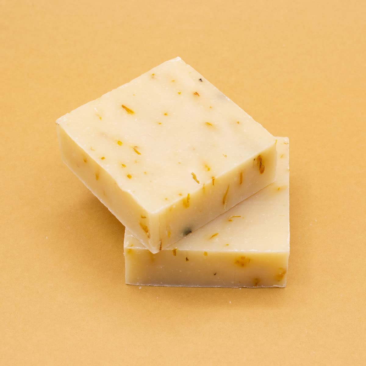 Labnatur Jabón Natural Caléndula Artesanal - Calma y Protege - Con Aceites de Oliva y Coco - Para Piel Sensible o Irritada - Vegano y Sin Aceite de Palma - Fabricado en España - 100 g — view 3