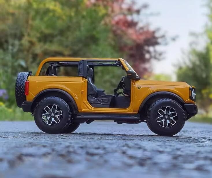 Modelo pre-armado Ford Bronco Badlands 1:18 naranja miniatura 6