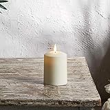 Packungseinheit - Erhalte eine cremefarbene LED Kerze im traditionellen Look mit flackernder Flamme, die den echten Kerzen in nichts nachstehen!