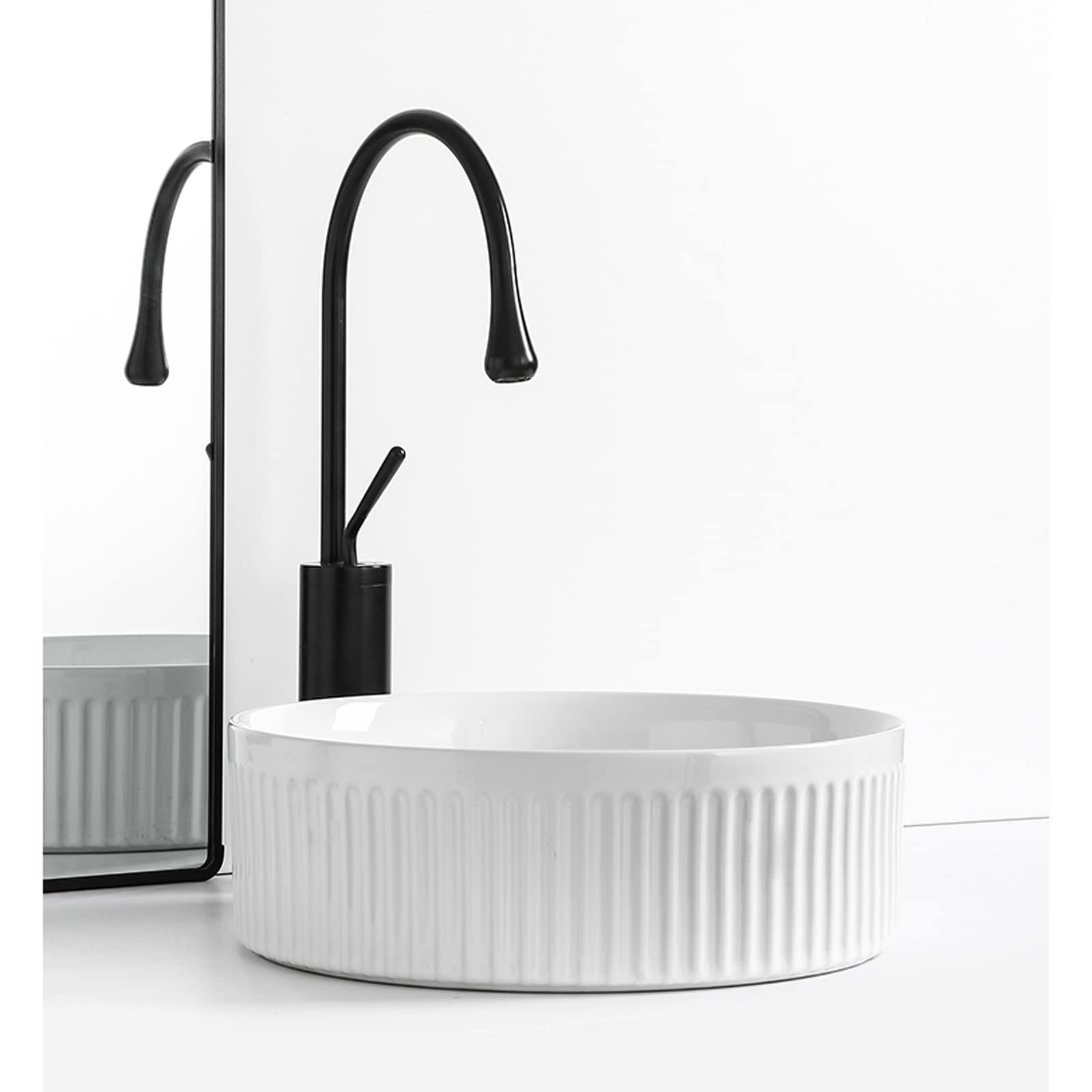 Umywalka łazienkowa 14,0 cala biała okrągła umywalka nowoczesna umywalka łazienkowa nablatowa ceramiczna porcelana artystyczna z kranem do blatu (czarny zestaw kranu)