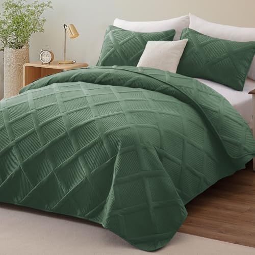 Exclusivo Mezcla 3-Piece California King Quilt Bedding Set, Olive Green by Exclusivo Mezcla - Used condition - Image 2
