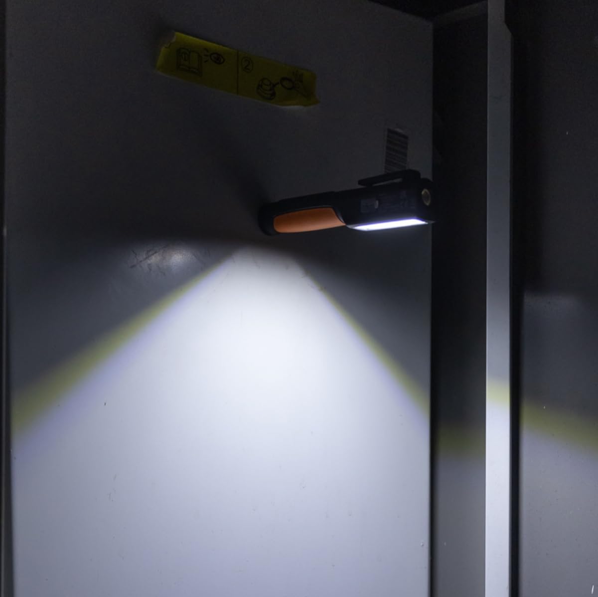 BETA 1838PN - Lampe stylo LED rechargeable avec double puissance lumineuse, socle magnétique et clip
