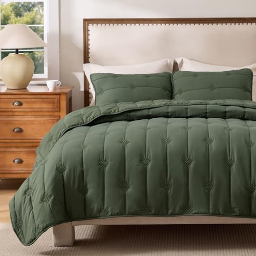 Image of Bedsure Queen Size Quilt Sets - Ultra Soft Lightweight Green Bedspread Coverlet with 2 Pillow Shams, Breathable & Cozy Quilted Bedding, All Season Bedroom Decor, 3 Piece (90x96 Inches)