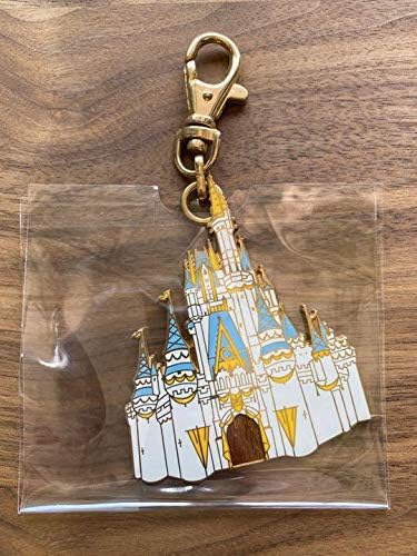 Amazon ワールド シンデレラ城キーホルダー アイドル 芸能人グッズ 通販