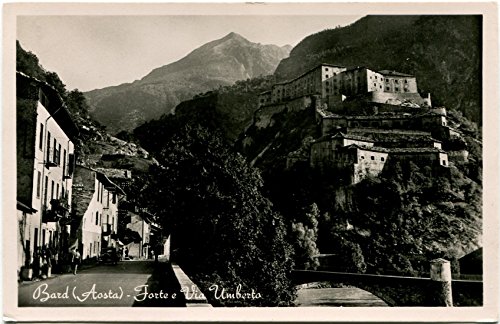 Primi '900 Bard Aosta forte via Umberto panorama monti paese auto FP B/N ANIM Cartolina Postale