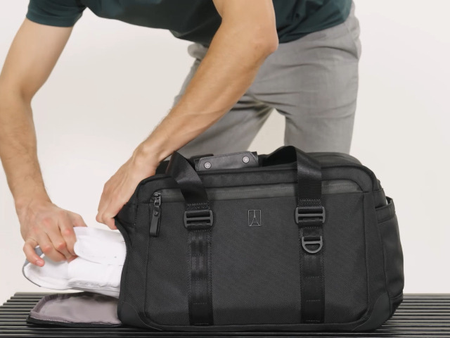 Amazon.com | Travelpro Altitude Day-to-Day Duffel 26L, Water