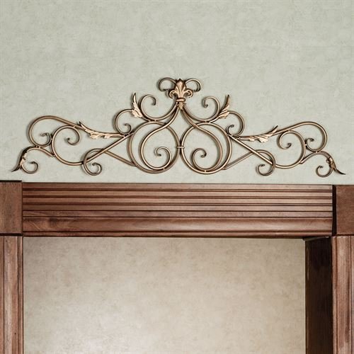 Olivia Wong's Salvatoria Scroll Topper