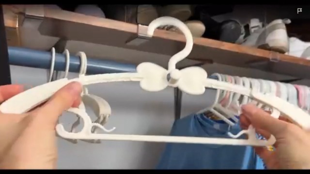 Grucce Per Bambini Bianche – Confezione Da 100 – Appendini In Plastica A Forma Di U, 29x16.5 Cm, Antiscivolo Con Protezione Per Collo, Salvaspazio