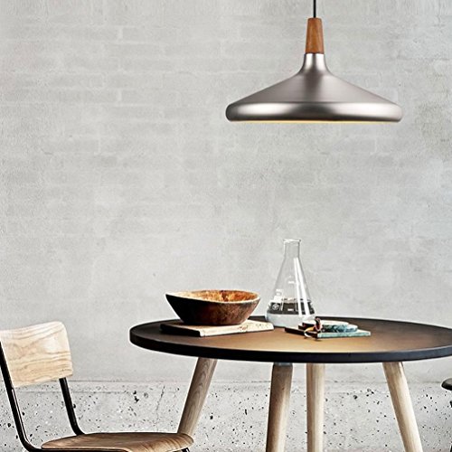 Lustre vintage industriel pour créer une ambiance de café bar cosy
