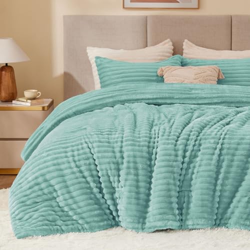 Image of BEDELITE Fleece Queen Comforter Set -Super Soft & Warm Fluffy Haze Blue Bedding, Luxury Fuzzy Heavy Bed Set for All Season with 2 Pillow Cases