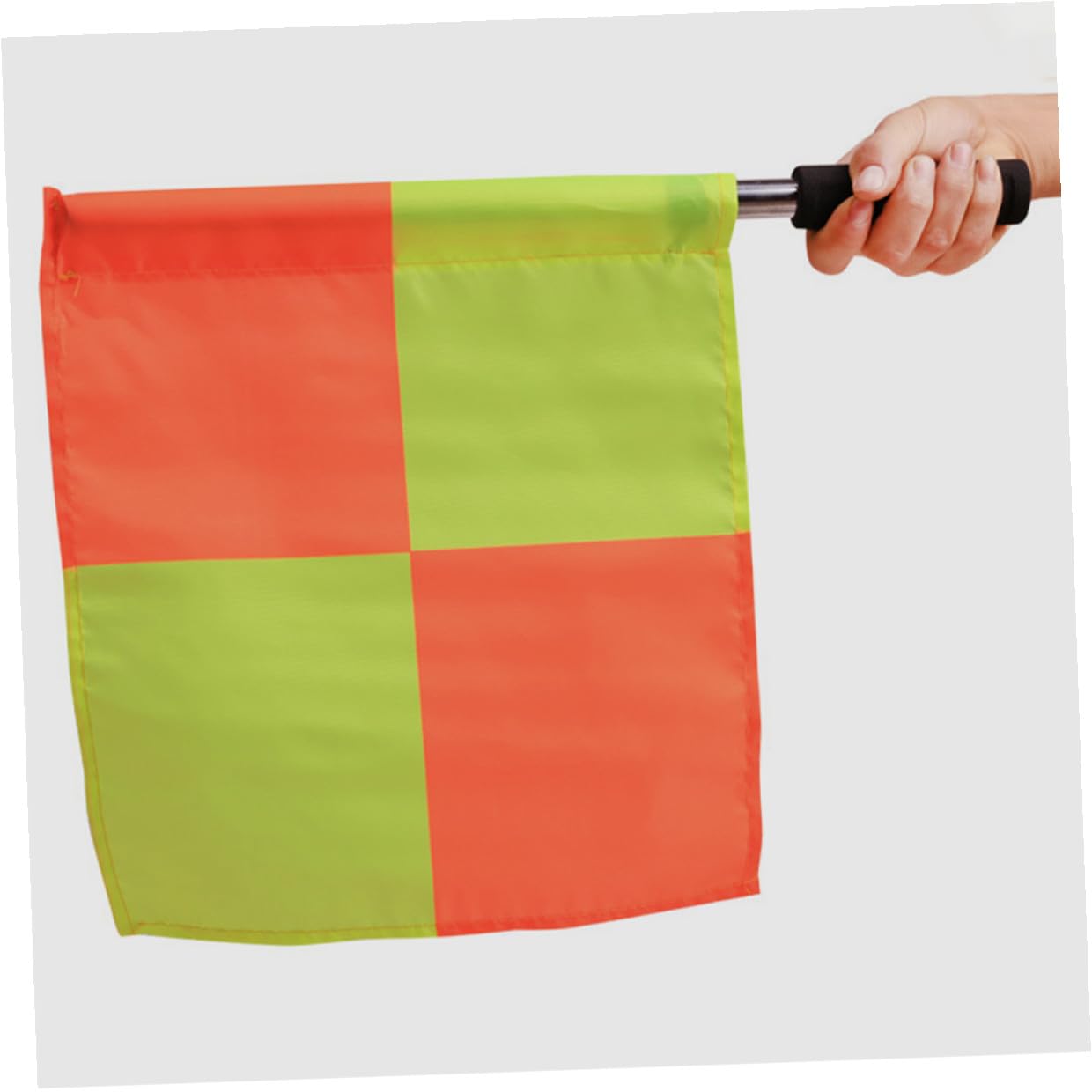 Angoily Set 2 Bandiere Arbitro Calcio a Scacchi 50x40 Cm in Poliestere, Bandierine Guardalinee Visibili per Partite e Allenamenti di Calcio, Accessori Kit Arbitro Sportivo Stile