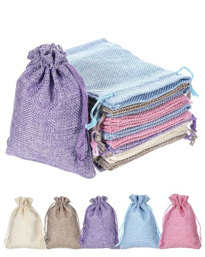 DIY creativo: potete riempire il sacchetto regalo con spezie secche o erbe aromatiche per creare un sacchetto profumato unico, da portare con voi o da regalare. Potete anche decorare il sacchetto regalo con paillettes, perline e stampe per renderlo unico.