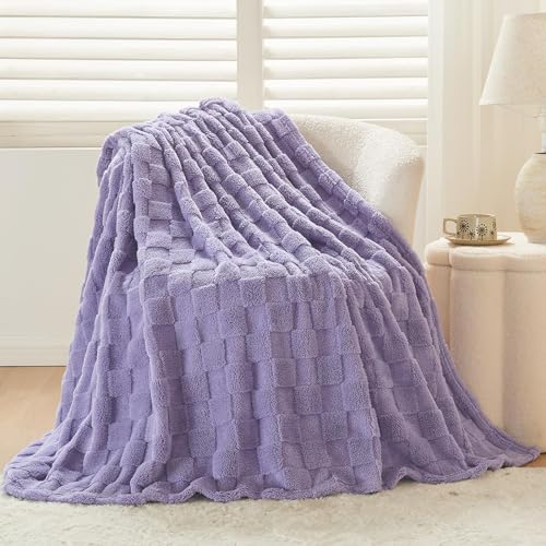 NEWCOSPLAY Super Soft Twin Blanket Lavender Premium Silky Flannel Fleece 3D Checkered Lightweight Bed Blanket All Season Use (Lavender Checkered, Twin(60"x80"))