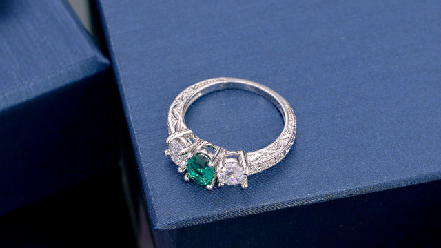 Anillo De Plata De Ley 925 Con Topacio Místico Ovalado Y Diamante CZ