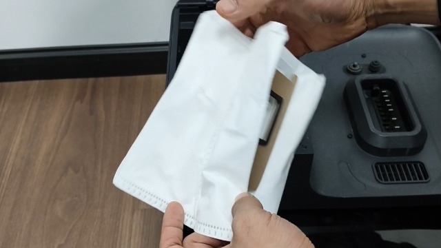 Image of 14 Pack Dust Bags,Compatible with Eufy E28 Omni /E25 Omni Robot / C28 Vacuum,3L Large Capacity,Heavy-Duty 4-Layer Tear-Resistant Design E28Omni /E25 Omni / C28 Vacuum Bags