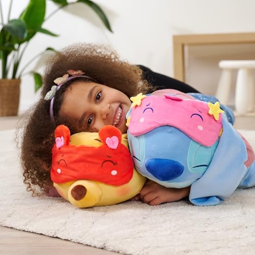 Simba Toys Disney Snuglets Wellbeing Plüschfigur Stitch liegend 40 cm – weich mit Schlafmaske und angenehmem Zusatzgewicht ca 500 g – geeignet ab den ersten Lebensmonaten – schönes Geschenk