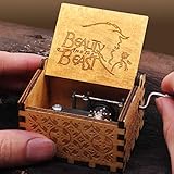 [Alta calidad] La caja de música está hecha de caja de madera de alta calidad con movimiento de metal, abra la caja, verá cómo funciona el movimiento. Enrolle el movimiento en la parte inferior para reproducir música.