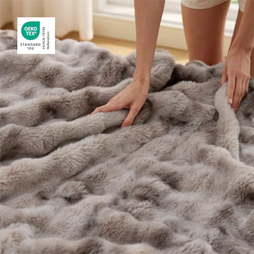 Image of Bedsure GentleSoft Bubble Faux Fur Blankets Queen Size, Fluffy Fuzzy Queen Blanket for Bed, Soft Cozy Faux Fur Bedding for Winter, Thick Warm Plush Bed Cover, Tie-dye Brown, 90x90