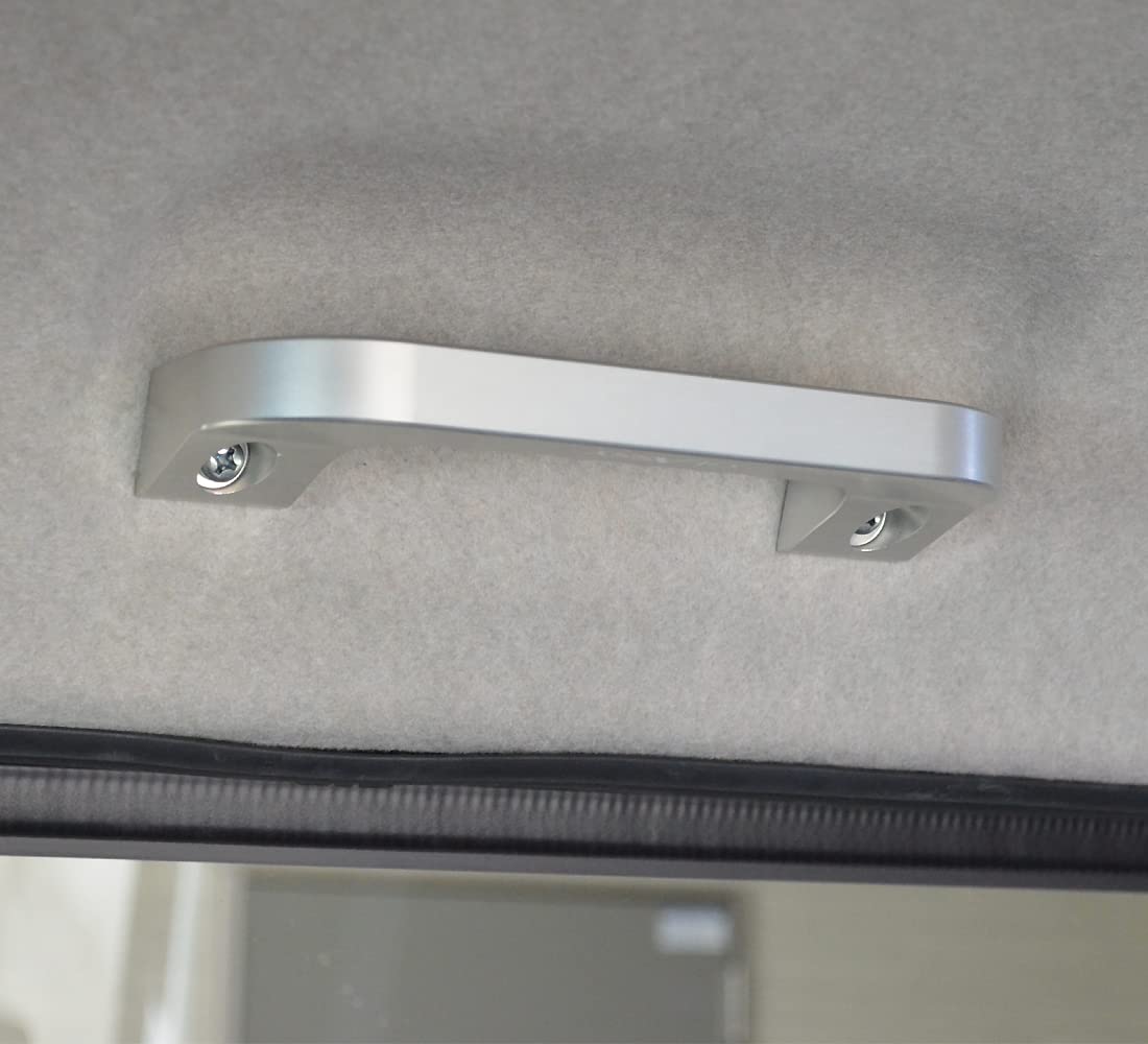 座高180.2cmになりましたオーダー品 ハイエース アシストグリップ