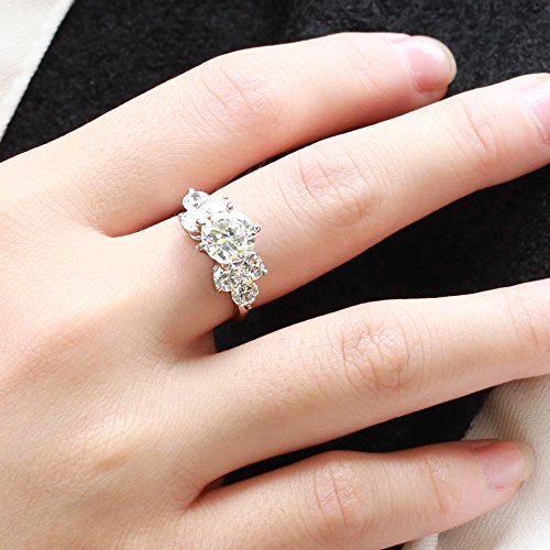 Bague en acier au titane amende ornée d'un strass super flash
