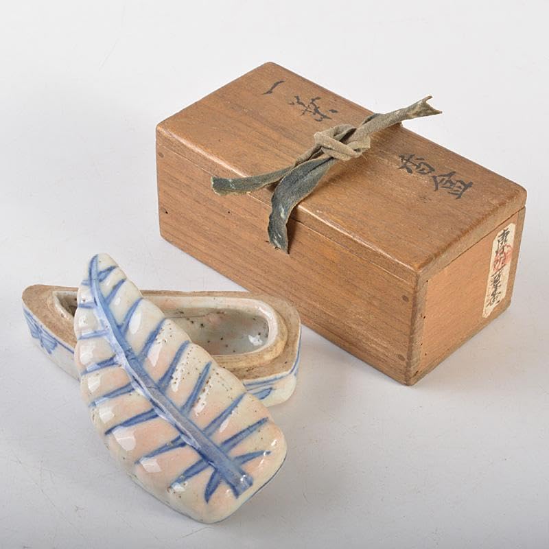 中国　古染付　一葉香合　時代箱　M　R7144 Amazon.co.jp: 中国 古染付 一葉香合 時代箱 M R7144 : ホーム