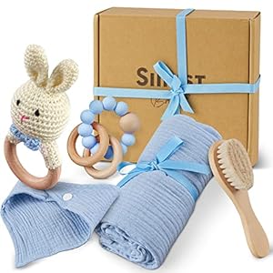 SILKIST Baby Geschenk zur Geburt Hochwertiges Set aus Musselin Tuch, Rassel, Beißring, Lätzchen & Haarbürste für Babys…