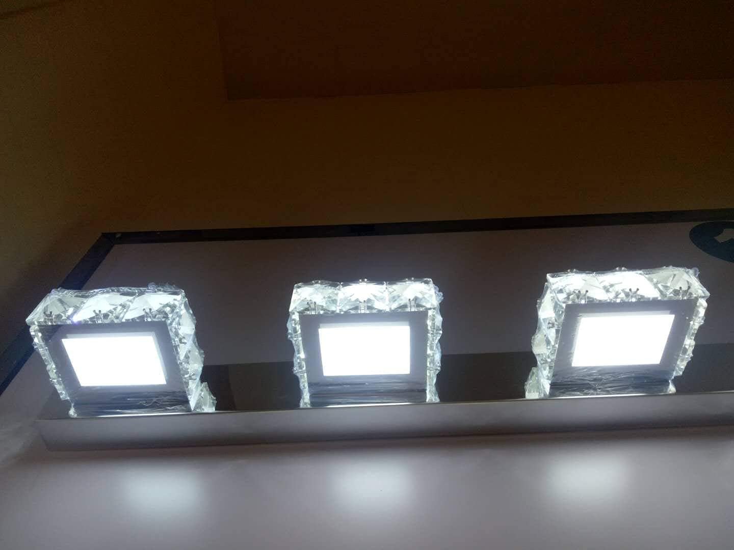 Suреr Dеаl Prоduсt Vanity Light for Bathroom, Make up Wall Sconces Bathroom Lighting Fixtures, 9W Crystal LED 3 Lights 18.11in Modern Crystal Vanity Light Over Mirror