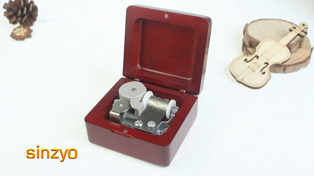 Sinzyo Holz-Spieluhr Anastasia – Once Upon A December, Handgeschnitzt, 7,1 X 6,7 Cm, Mit Sankyo-Uhrwerk