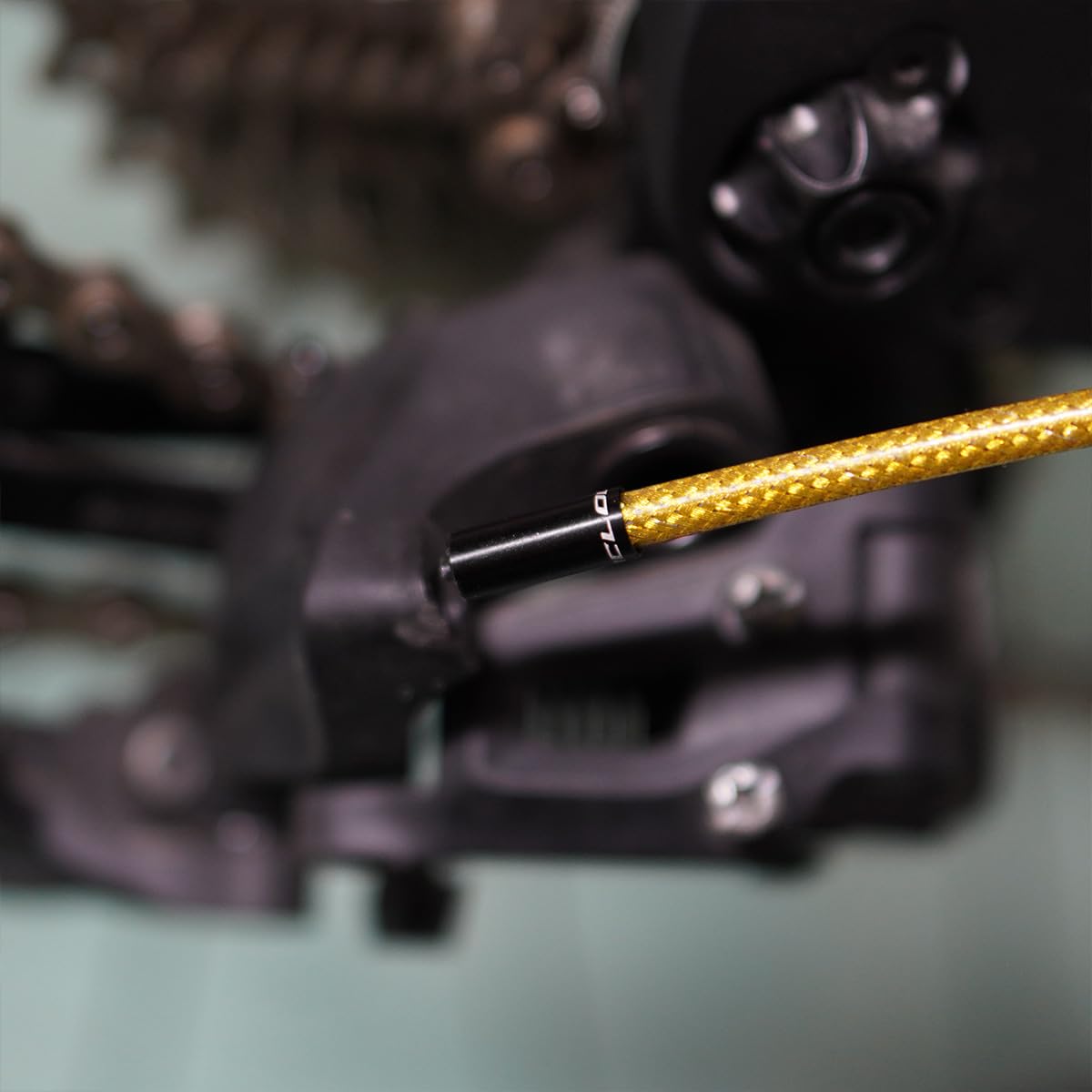 CNC Lot de 2 câbles de dérailleur Pro pour vélo Shimano/SRAM, câble de dérailleur de vélo de route, boîtier de câble de vitesse tressé et ligne intérieure en téflon pour vélo/VTT