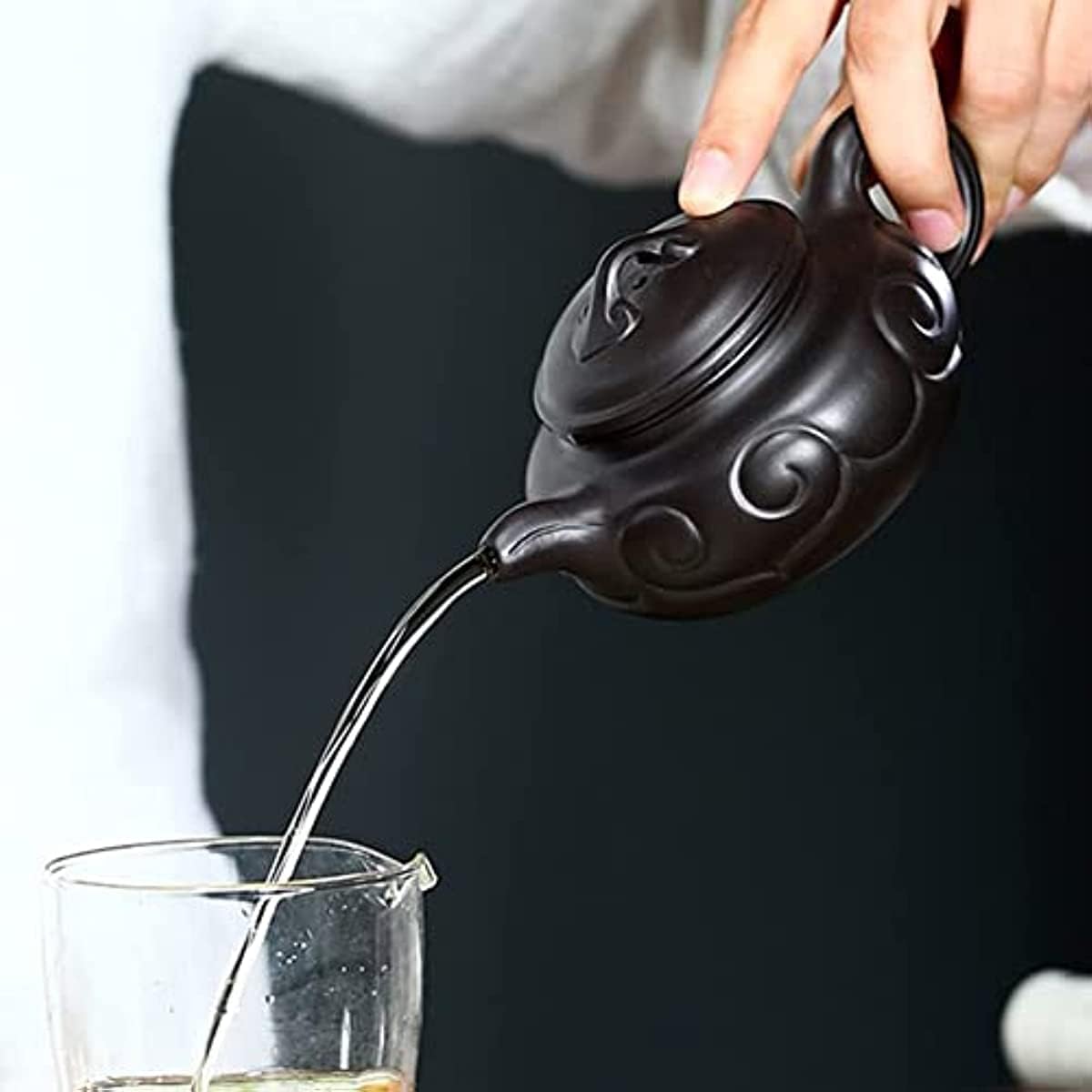 Service à thé Kungfu en céramique, théière Violette de 200 ML avec Filtre à Bille, en Terre Noire Brute, idéal pour Les Pique-niques et Les Voyages.