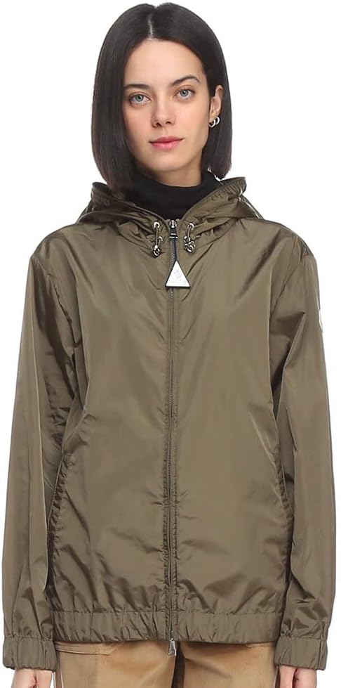 美品　モンクレール　ナイロンジャケット　CECILE フード　ブルゾン　カーキ 美品 モンクレール ナイロンジャケット CECILE フード ブルゾン