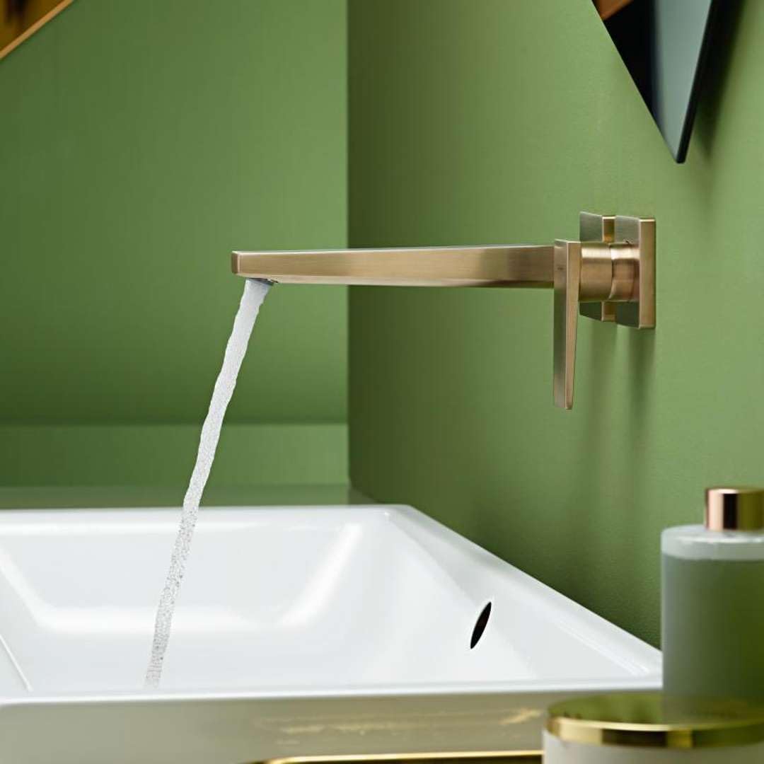 hansgrohe Metropol Mitigeur de lavabo encastré mural, bec 225mm, poignée manette, bonde à écoulement libre, aspect doré poli, 32526990