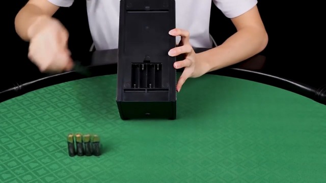 自動シャッフルマシーン 楽天市場】【新発売】自動 カードシャッフル 多機能 ディーラーマシン