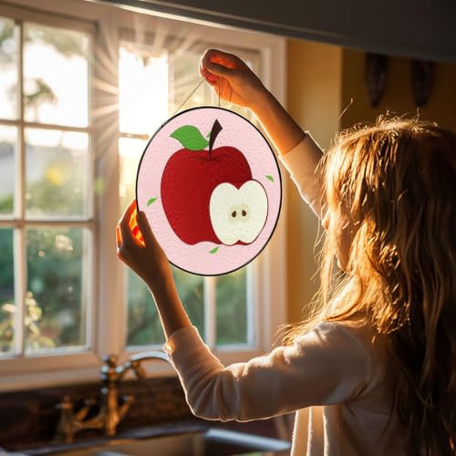 Atrapasueños rojo de vidrieras para dar vida a ventanas aburridas 6