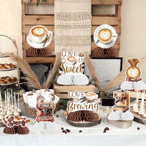Fête prénuptiale en forme de café : 8 décors de table Love is Brewing