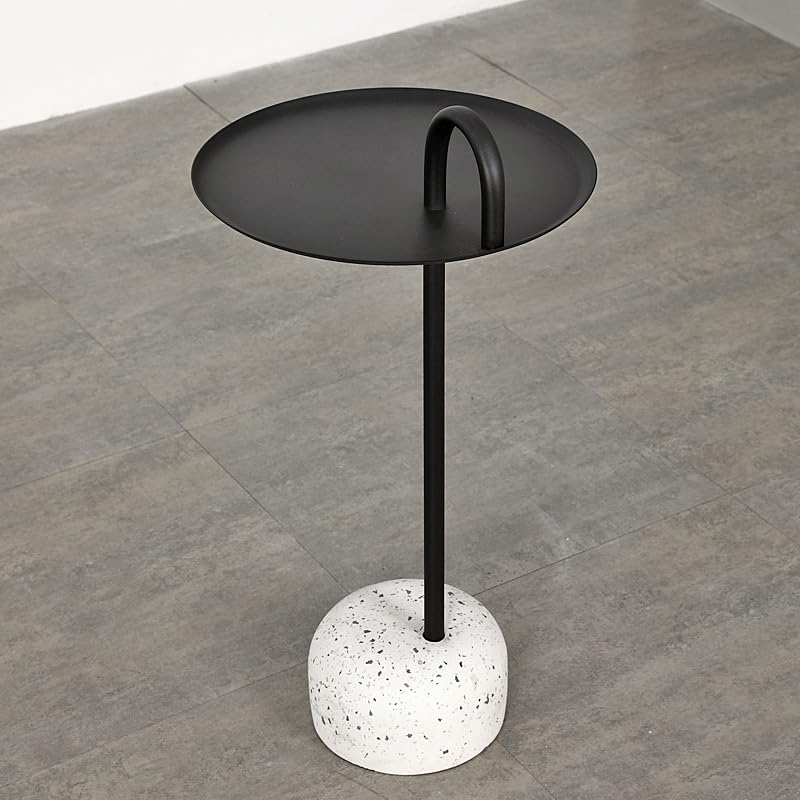 Petite table d'angle en fer pour optimiser les petits salons - 5