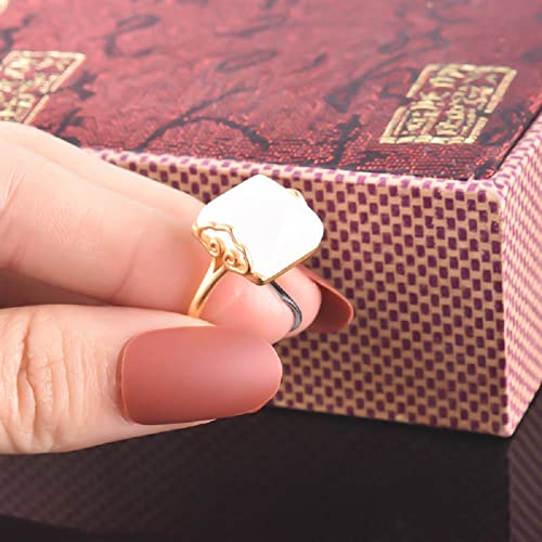Bague en jade hétien et or 18k au style antique chinois
