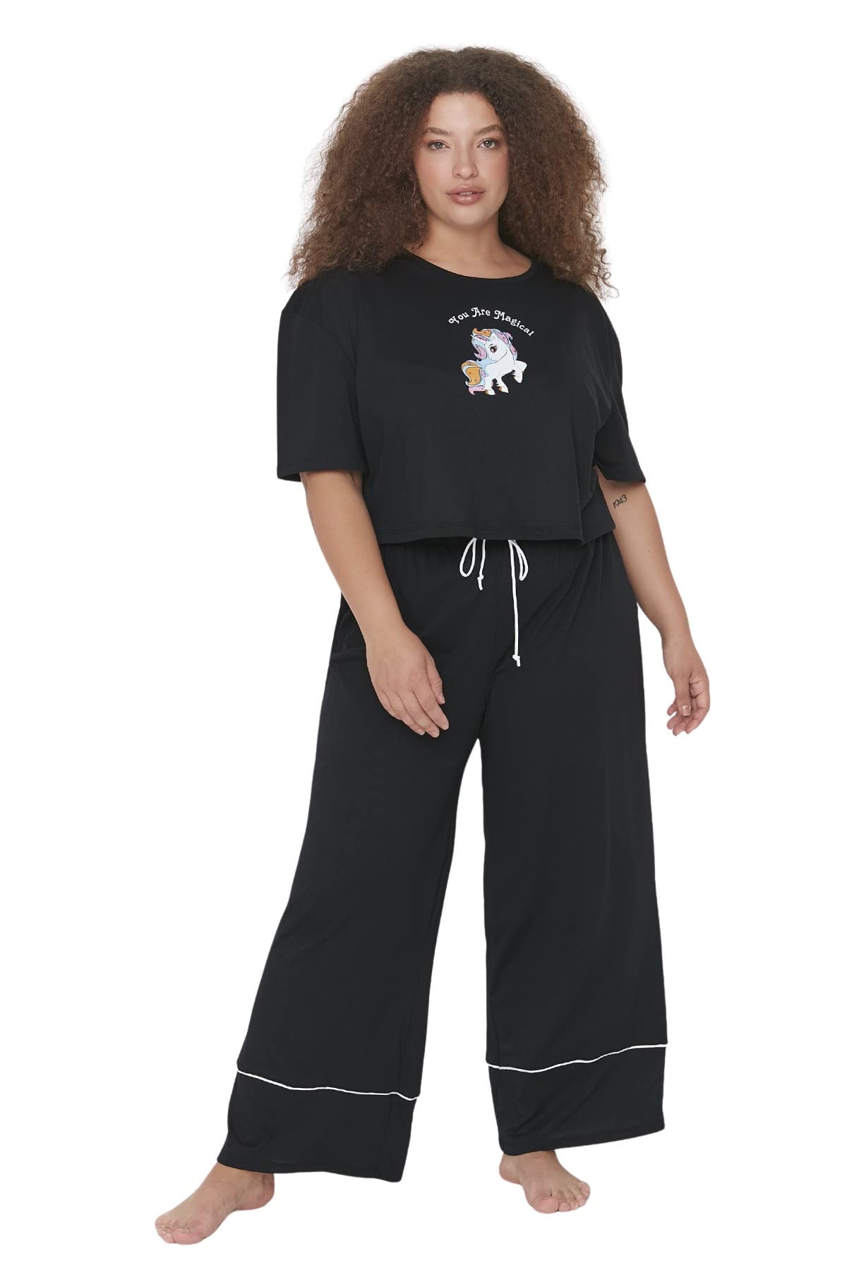 TRENDYOL Damen Slogan Webstoff T-Shirt-Hose Größen in Pyjama Pajama Set (2er Pack)