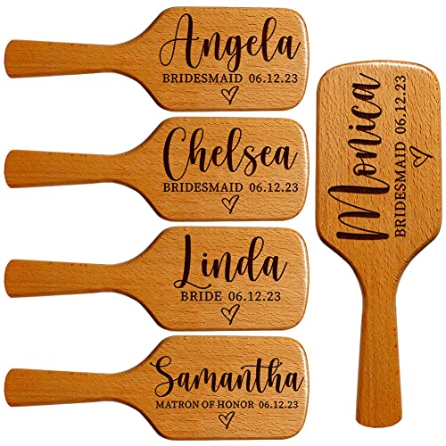 BayTec Cepillo de pelo personalizado, peine de goma natural para damas de honor, madres, niñas de flores y destinatarios de regalos, peines de nombre personalizados, despedida de soltera, regalo de