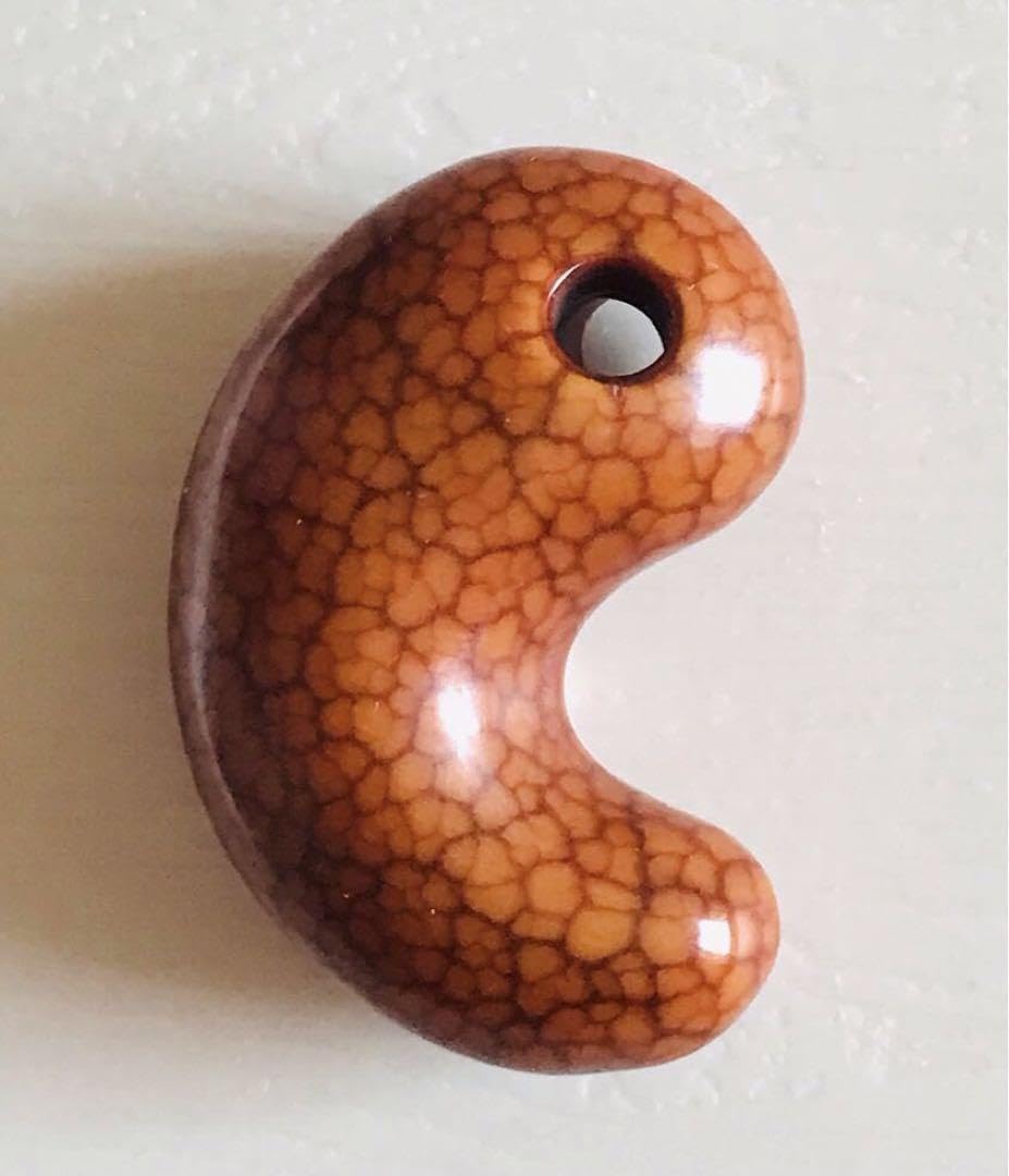 Amazon.co.jp: 超極上質 上肯社 龍紋勾玉 天珠.055je : ファッション