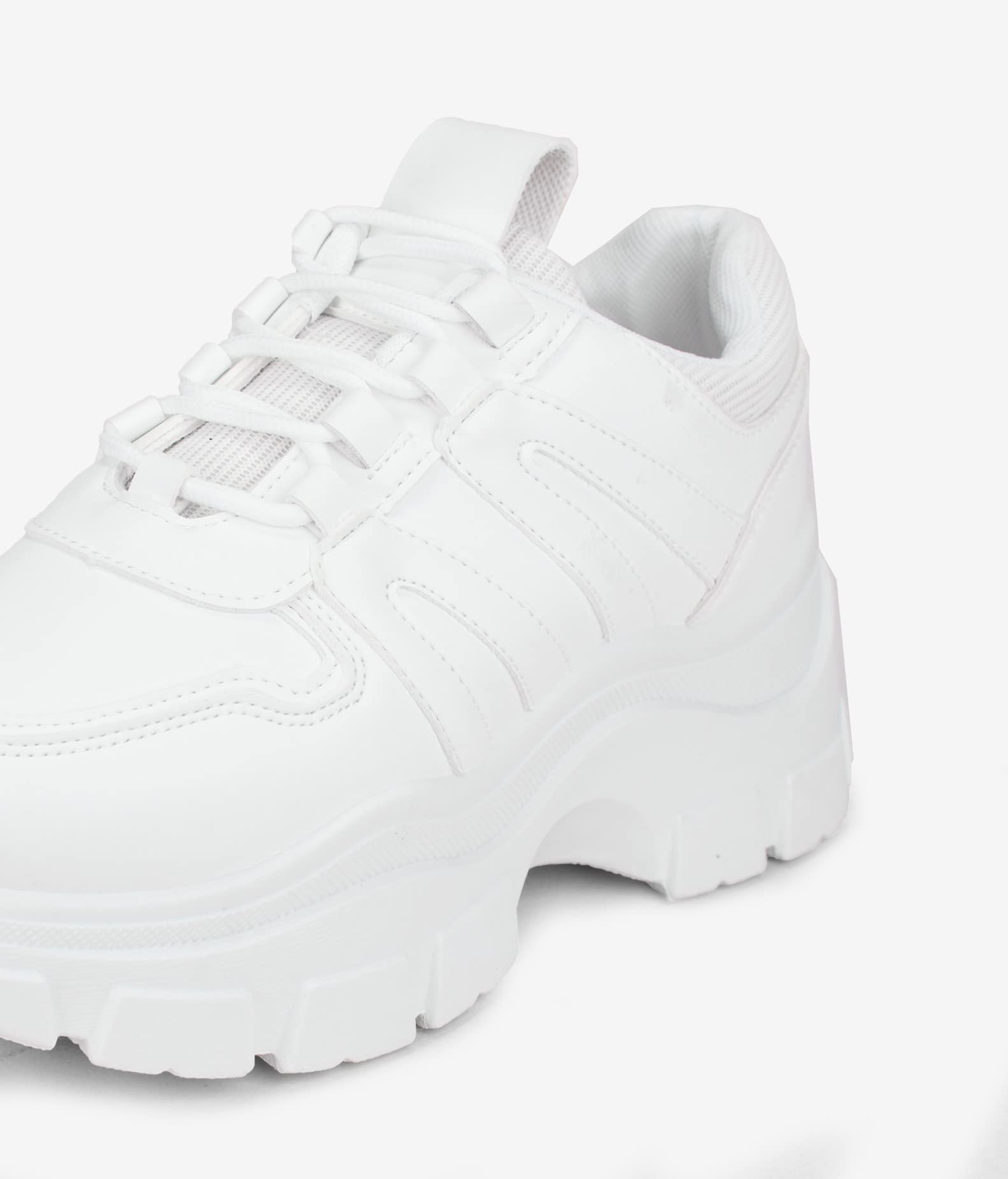 BOSANOVA Zapatillas con Total Look Blanco, Detalle de Trekking en los Cordones y Ligera Suela de Plataforma de 6,5 cm. Cierre con Cordones. Calzado para Mujer