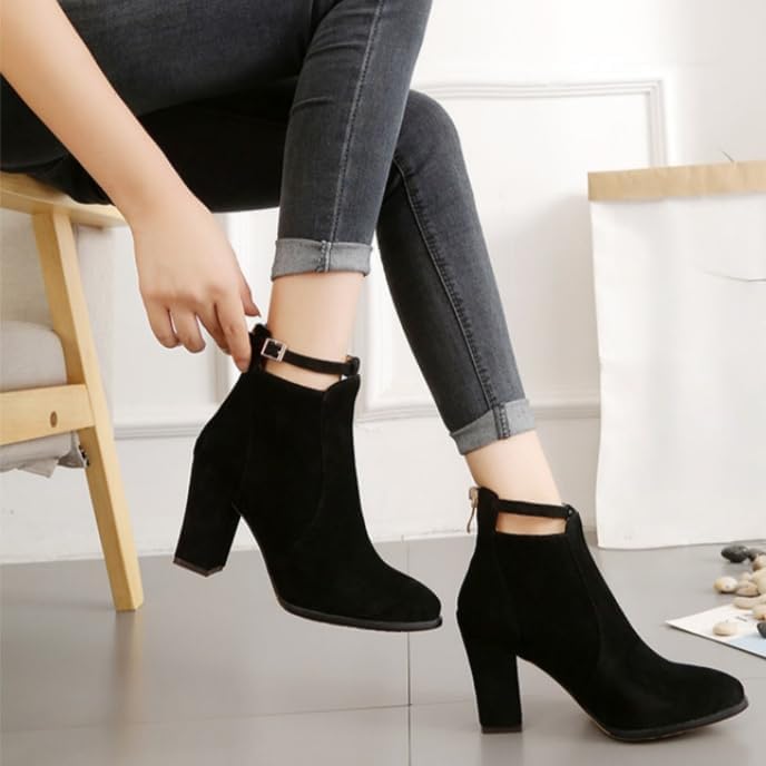 Women's large-size high-heeled thick-soled short boots. Fashionable and elegant. Back zipper design.