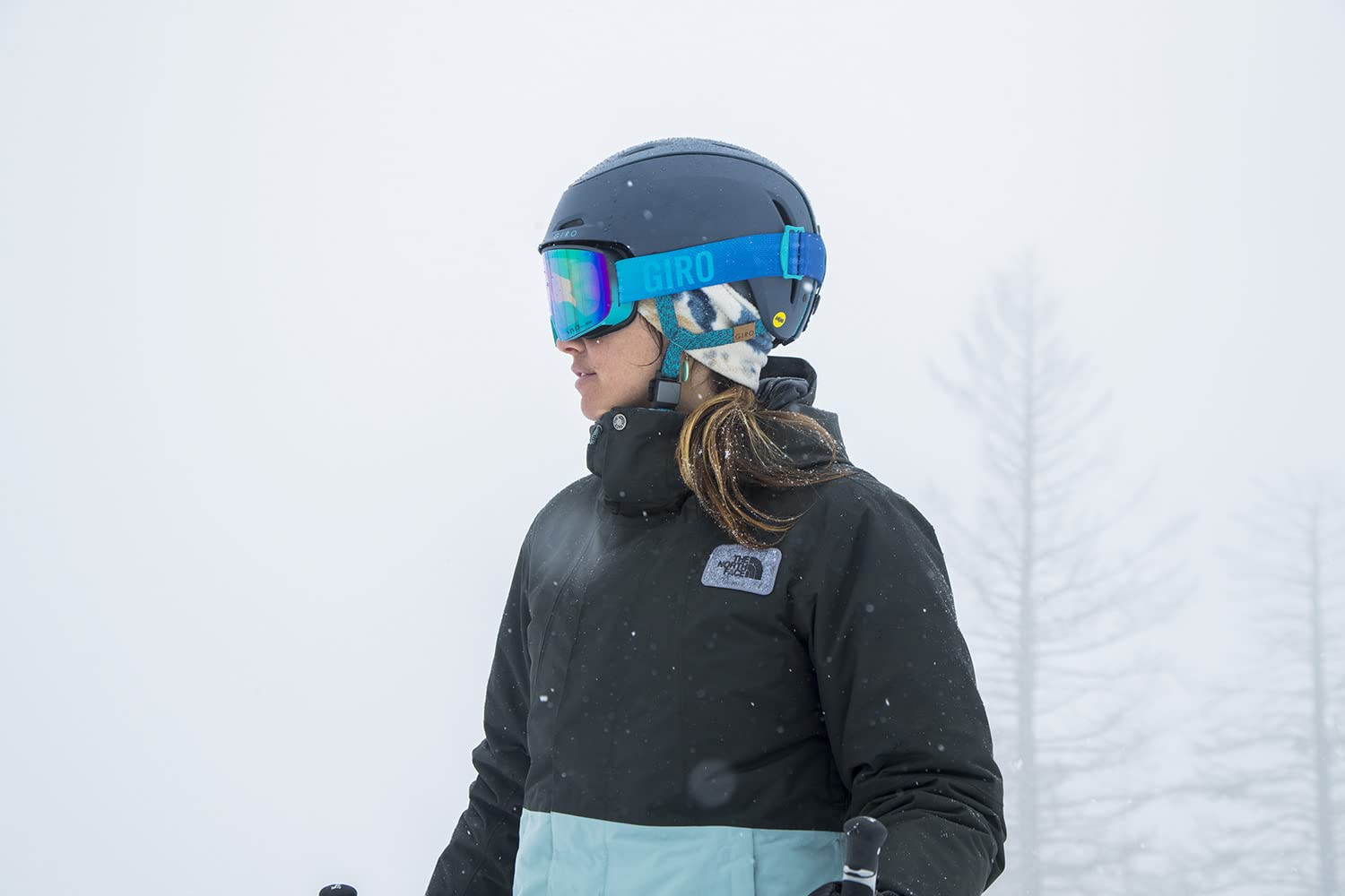 Giro Avera Witte comfortabele en veilige damesskihelm - Ski Outlet