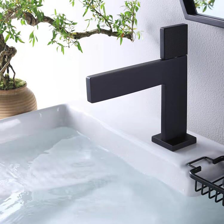 Robinet de lavabo de salle de bain pour rénovation de maison moderne