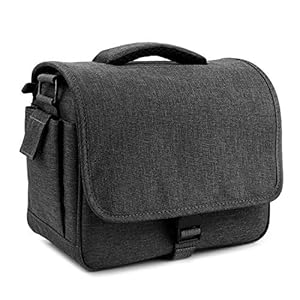 Qomolm カメラケース 一眼レフ カメラバッグ デジタルカメラ用バッグ ショルダーバッグ スリングバッグ カメラリュック カメラケース 防水撥水加工 Nikon Canon Sony Samsung等 2way 多機能 大容量 男女兼用 おしゃれ シンプル ファッション カメラジャケットアウトドア 旅行 撮影 山登り 手持ち 軽量 通気 雨用カバー付き DSLR SLR 構造調整可 一年間質量保証 (ダークグレー)