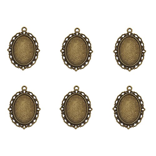 Pendentif croix religieuse Kissitty aux finitions ciselées pour joaillerie