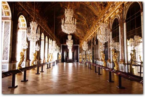 Versailles Tour of the Chateau Gardens and Tria... B000FBYSDE Book Cover