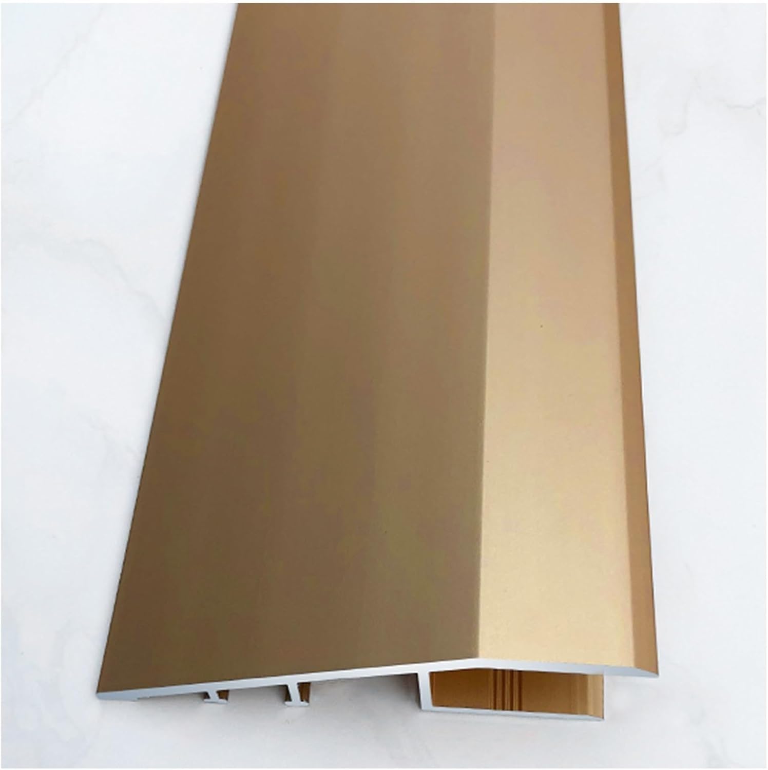 Rodapié de aluminio de corte personalizado, cubierta de umbral de 1,19 cm de alto, tira de borde de alfombra (130 cm / 51.2in) para protección del suelo y acabado de costuras