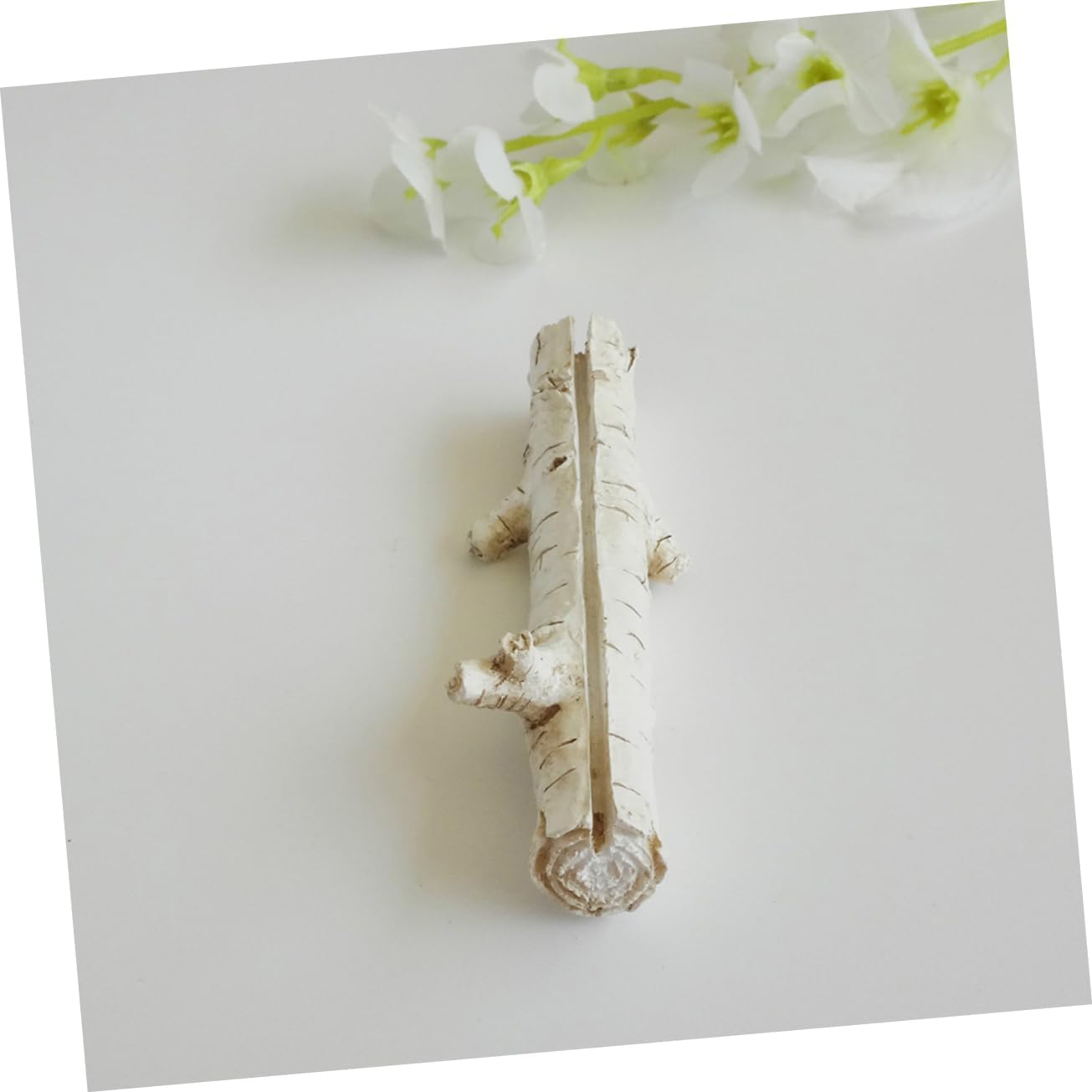 2 Pcs Cute Branch Shaped Mini Photo Clips Resin Memo Card Holders for Desktop Organization Compact for Notes Photos and Business Cards Display